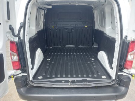 2020 Peugeot Partner ACTIVE PLUS 1.6 HDI 10 100 1000KG €11,950 thumbnail