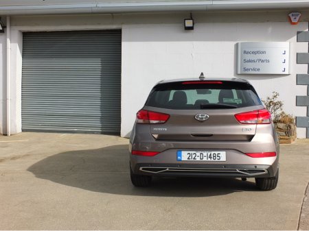 2021 Hyundai i30 I 30 DELUXE 5DR €21,495 thumbnail