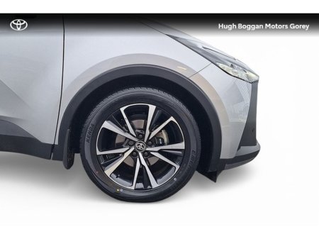 2025 Toyota C-HR Hybrid Sport €36,950 thumbnail