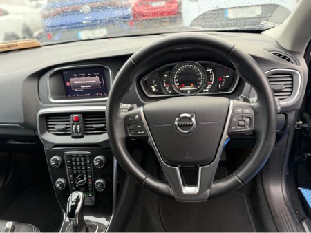 2019 Volvo V40 MOMENTUM - D4 2.0L DIESEL - AUTO - 12M WARRANTY - CAR: 1616 thumbnail