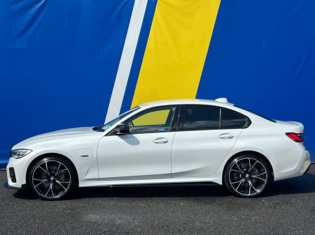 2022 BMW 3 Series 330e M-SPORT COMPETITION PACK 2.0 HYBRID // BLACK STYLING PACK // NEW 20