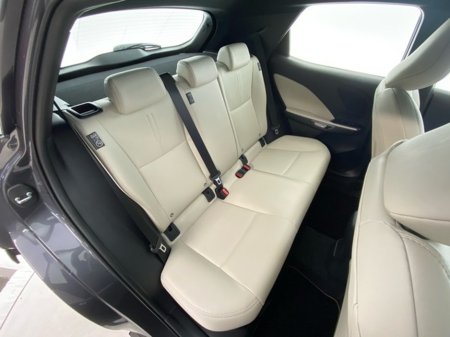 2025 Lexus LBX Elegant €39,950 thumbnail