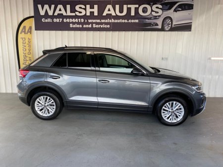 2023 Volkswagen T-Roc LIFE 1.0 TSI MANUAL 6SPEED FWD 110HP 5 €27,450