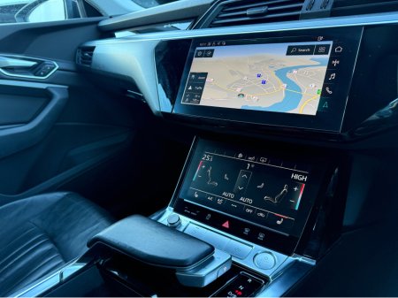 2020 Audi e-tron QUATTRO 55 5DR AUTO €23,950 thumbnail