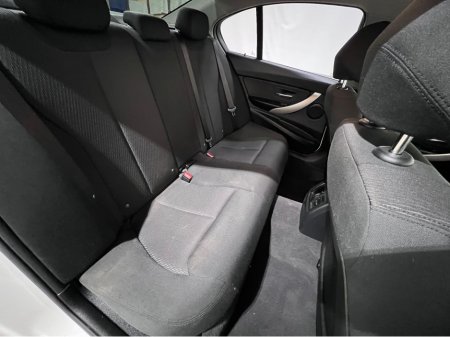 2017 BMW 3 Series BMW 3-Series 320d sport M-Performance Styling €23,800