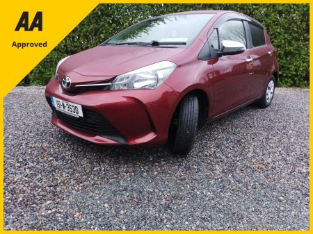 2015 Toyota Yaris 1.3 AUTOMATIC HIGH SPEC REVERSE CAMERA LARGE TOUCH SCREEN MULTIMEDIA SYSTEM PRIVACY GLASS WIND DEFLECTORS MULTI FUNCTION STEERING WHEEL  PUSH BUTTON START FACTORY IMMOBILISER PROXIMITY KEYS NCT €11,995