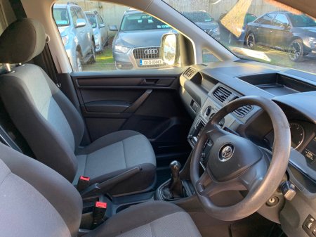 2016 Volkswagen Caddy Maxi 2.0 TDI 102 BHP // NO VAT // 05/26 CVRT // GREAT CONDITION // €6,950 thumbnail