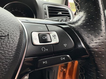 2016 Volkswagen Polo 1.2 TSI 5DR 90HP Crosspolo €12,900 thumbnail