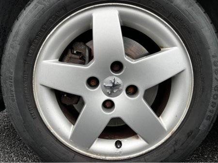 2011 Peugeot 207 1.4 SE 94 BHP LOW KM €2,900 thumbnail