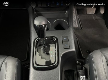 2024 Toyota Hilux HILUX 2.8 INVINCIBLE AUTO €44,000 thumbnail