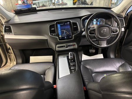 2016 Volvo XC90 2.0 T8 400PS HYBRID MOMENTUM GEARTRONIC €24,950 thumbnail