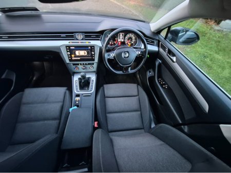 2018 Volkswagen Passat 2.0 TDI SE BUSINESS BLUEMOTION 150PS 4DR €16,995 thumbnail
