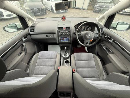 2015 Volkswagen Touran ( 152 REG ) HIGHLINE EDITION 7 SEATER * ALCANTARA SEATS * REVERSING CAMERA * SIMI DEALER - SPECIALISING IN IMPORTS OF JAP AUTOMATIC HI SPEC BLUEMOTION // LARGE TOUCH SCREEN // €15,750