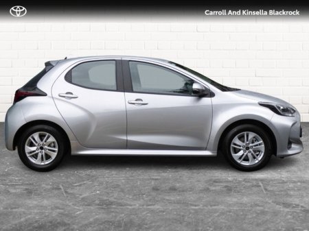 2025 Toyota Yaris Hybrid Luna €28,450