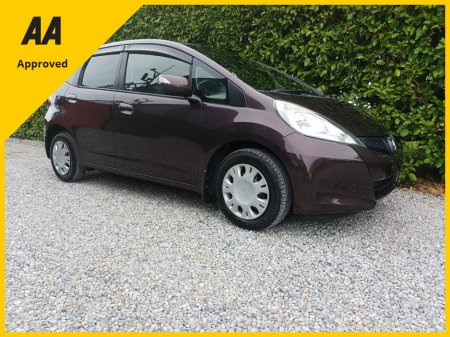 2014 Honda Jazz HI SPEC 1.3  4 CYLINDER i-VTEC PETROL FACTORY IMMOBILISER PROXIMITY KEYS REVERSE CAMERA LARGE TOUCH SCREEN RADIO MULTI-FUNCTION STEERING WHEEL JUST FULLY SERVICED NEW NCT & 6 MONTHS ROAD TAX €10,395