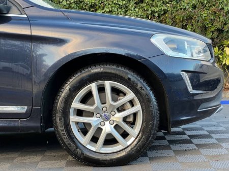 2017 Volvo XC60 CLASSIC 2.0D // SERVICE HISTORY // OPENING PANORAMIC SUNROOF // BLIND SPOT MONITOR €25,950 thumbnail