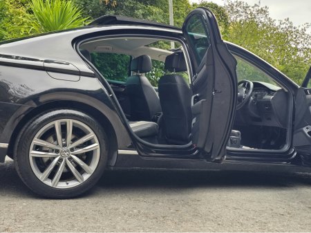 2019 Volkswagen Passat VW PASSAT GT 2.0 150BHP PAN ROOF ONLY 15K MILES!!!!!!LIKE NEW!!!! €26,995 thumbnail