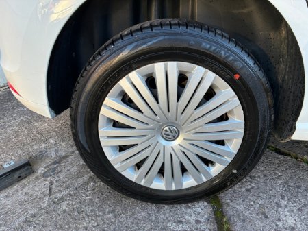 2015 Volkswagen Polo 1.2i TSI Petrol Automatic Comfortline €12,500 thumbnail