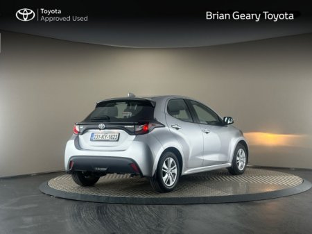 2023 Toyota Yaris HYBRID LUNA €23,950