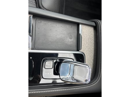 2023 Volvo XC90 RECHARGE T8 ULTIMATE DARK AWD €67,900 thumbnail