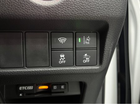 2019 Honda CR-V €26950! 2019 HONDA CR-V 2.0L HYBRID / 88K KMS / ADAPTIVE CRUISE CONTROL, HEATED SEATS, REVERSE CAMERA & MORE €26,950 thumbnail