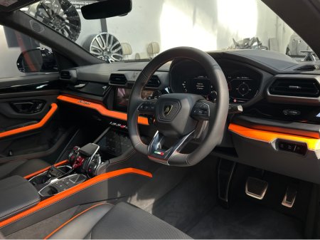 2025 Lamborghini Urus URUS S-E 4X4 V8 TWIN TURBO €359,950 thumbnail