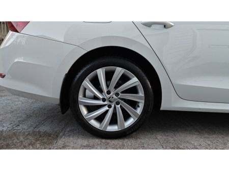 2023 Skoda Octavia STYLE 1.0 TSI 110HP 5DR-JUST 27,000KM- 2 YEAR SKODA WARRANTY-HEATED SEATS-FULL KEYLESS-WIRLESS CHARGING-LED INTERIOR PK €27,950 thumbnail