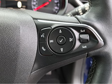 2022 Opel Crossland ULTIMATE 1.2TURBO 110BHP **LEATHER/SUEDE INTERIOR** €19,950 thumbnail