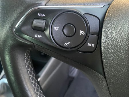 2022 Opel Crossland X SPORT 1.2 83PS-PET-5SP 5DR €14,950 thumbnail