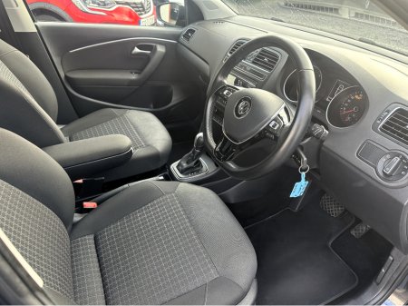 2016 Volkswagen Polo Comfortline thumbnail