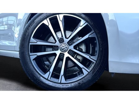 2014 Volkswagen Golf *HIGHLINE-MILANO MODEL* FULL SPC / COGNAC LEATHER - HEATED SEATS - CAMERAS - PEARL WHITE €12,900 thumbnail