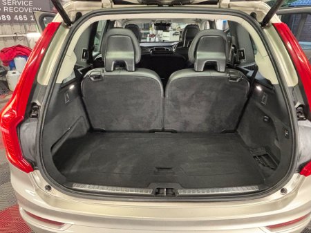 2016 Volvo XC90 2.0 T8 400PS HYBRID MOMENTUM GEARTRONIC €24,950 thumbnail