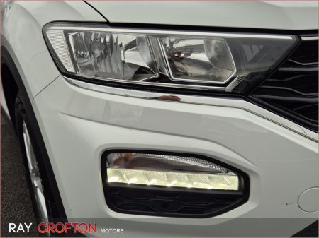 2021 Volkswagen T-Roc 1.0 TSI 110bhp Design €23,950 thumbnail