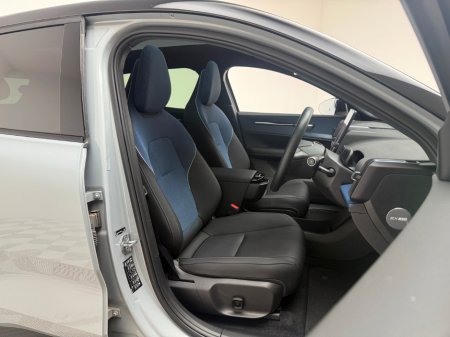 2024 Volvo EX30 ULTRA 69KWH *PAN ROOF* €35,990 thumbnail