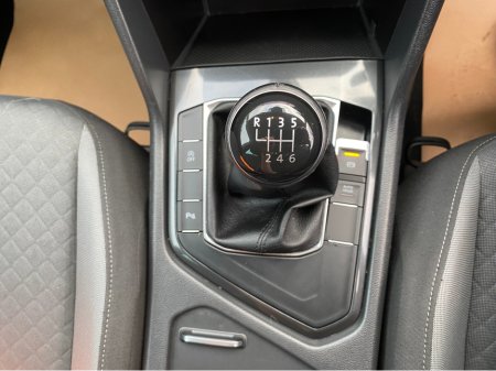 2017 Volkswagen Tiguan 2.0 TDi SE €17,995 thumbnail