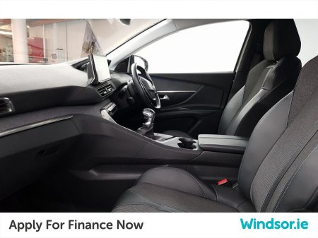 2022 Peugeot 5008 1.5 BlueHDi 130bhp Allure €37,995 thumbnail