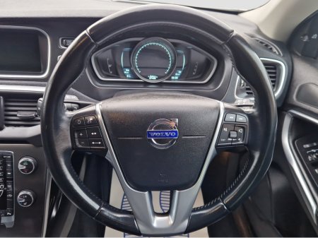 2015 Volvo V40 2015 T4 1.6 AUTOMATIC €12,495 thumbnail