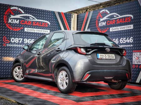 2022 Toyota Yaris 1.0 LUNA 4DR 1 Year Warranty €14,250 thumbnail