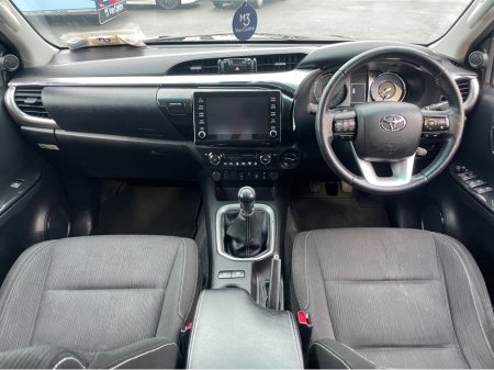 2021 Toyota Hilux 2021 TOYOTA HILUX 2.4 D-4D INVINCIBLE 4WD CREW CAB €28,950 thumbnail