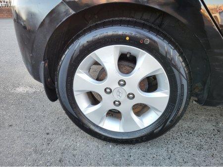 2010 Hyundai i20 (3 months warranty) 1.2 DE LUXURY 5DR €3,999 thumbnail