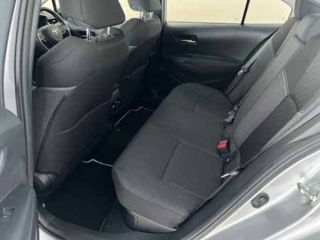 2024 Toyota Corolla LUNA SALOON AUTO Hybrid €29,950 thumbnail