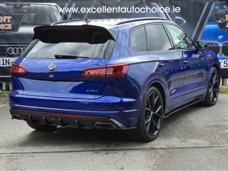 2023 Volkswagen Touareg 3.0TSI V6 R-LINE 462BHP 5DR LAPIZ BLUE +MAXTON KIT STUNNING! €67,950