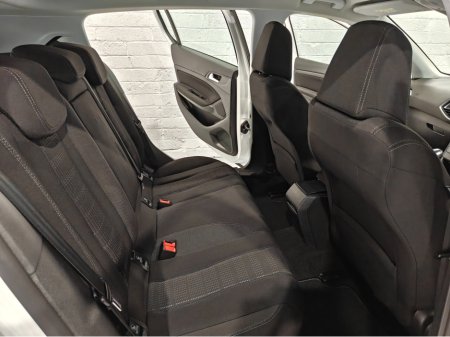 2016 Peugeot 308 ALLURE 1.2 110 4DR €8,750 thumbnail