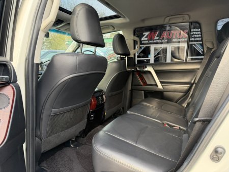 2017 Toyota Landcruiser  thumbnail