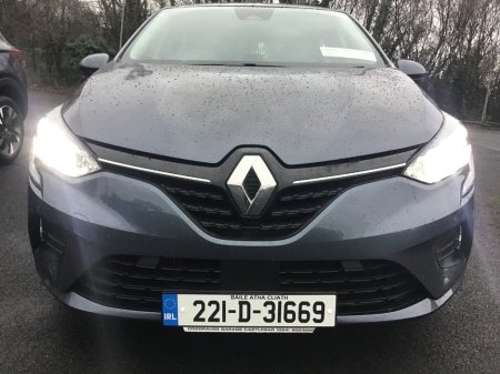 2022 Renault Clio Dynamique Edition Model €19,900