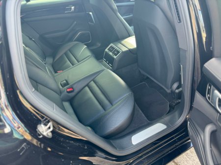 2018 Porsche Panamera SPT Turismo E HYB €62,884 thumbnail