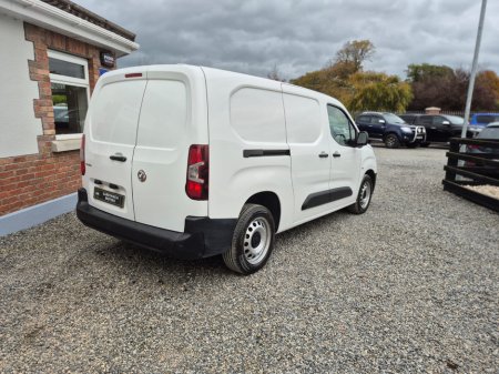2021 Opel Combo Van L2H1 Spec fully plylined in rear with side loding door and double opening rear doors new CRVT test trade in wanted €12,750 thumbnail