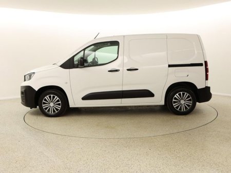 2023 Peugeot Partner  €18,350