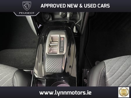 2025 Peugeot 2008 ALLURE 1.2 MILD-HYBRID 136 €35,750