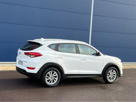 2016 Hyundai Tucson 1.7 CRDI SE NAV BL/DR 5 5DR €13,900 thumbnail